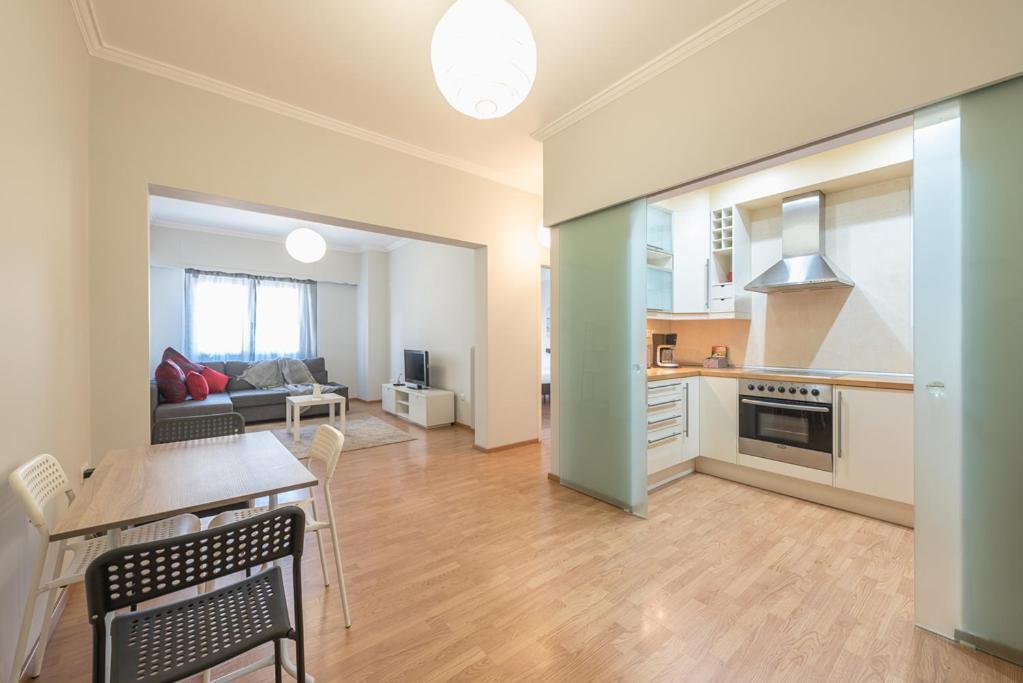 Pame Rentals - Entire Apartment With Free Parking Athén Kültér fotó