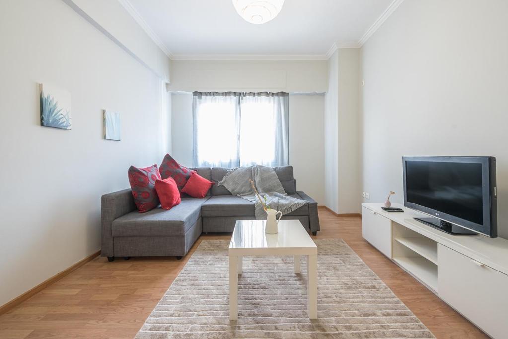 Pame Rentals - Entire Apartment With Free Parking Athén Kültér fotó